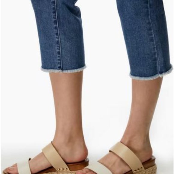 LAURA: Frayed Hem Denim Capris - blue - Picture 5 of 9